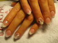 Épített porcelán, akrildíszítéssel